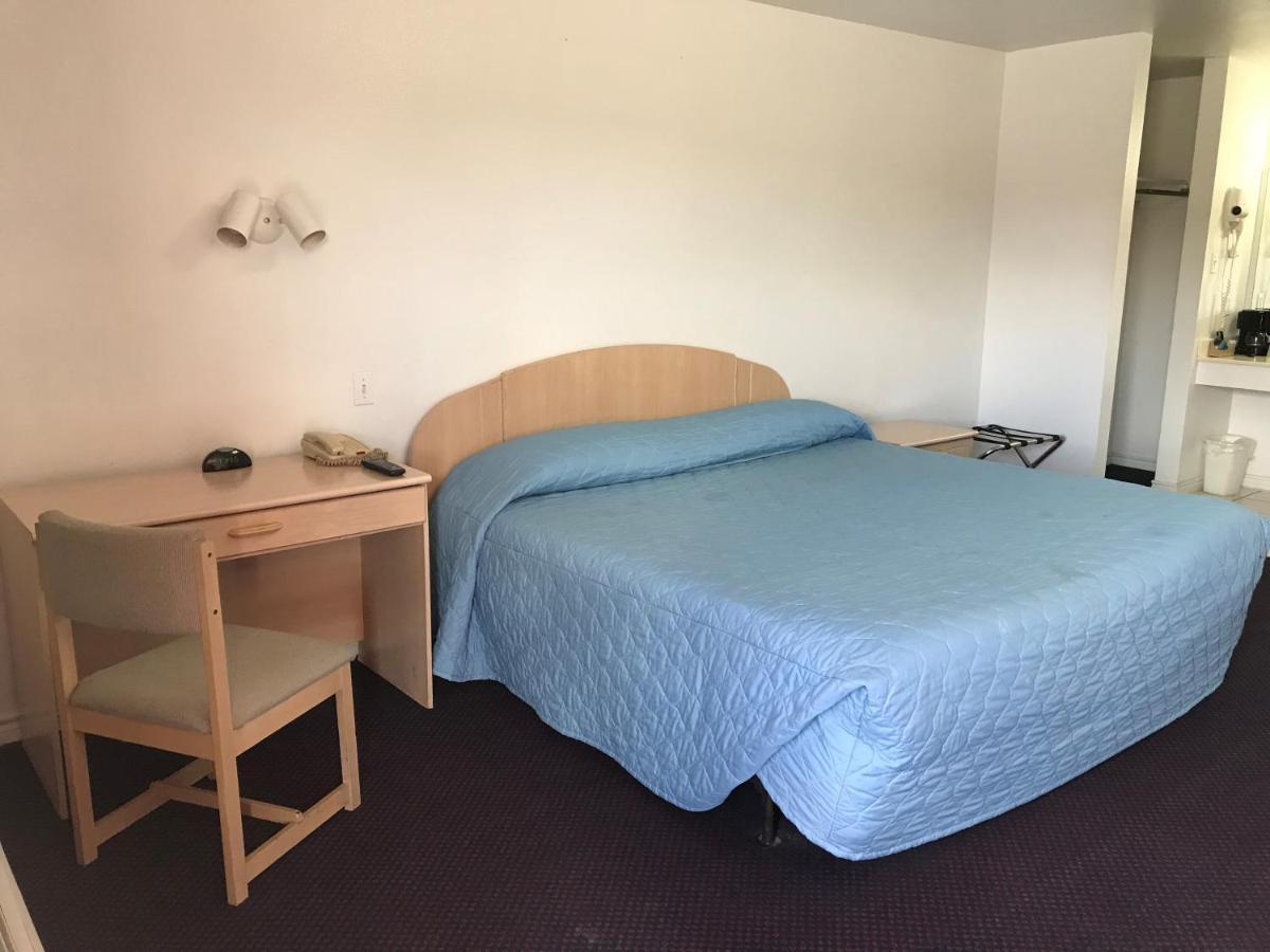 Luxury Inn George West Luaran gambar