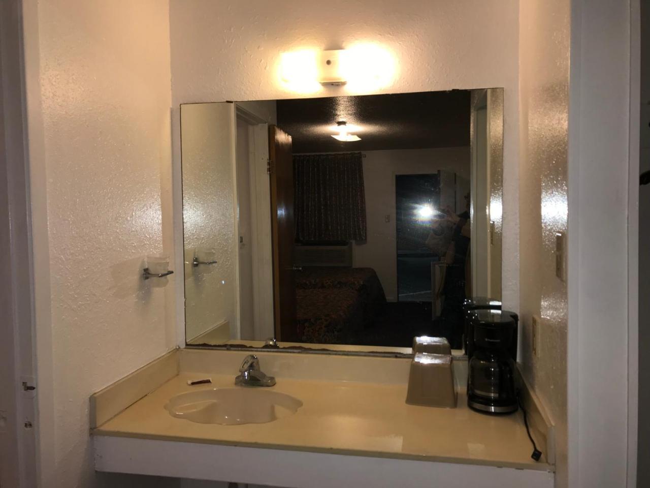 Luxury Inn George West Luaran gambar