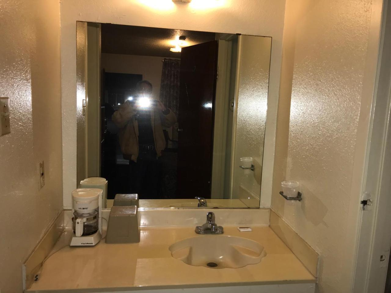 Luxury Inn George West Luaran gambar